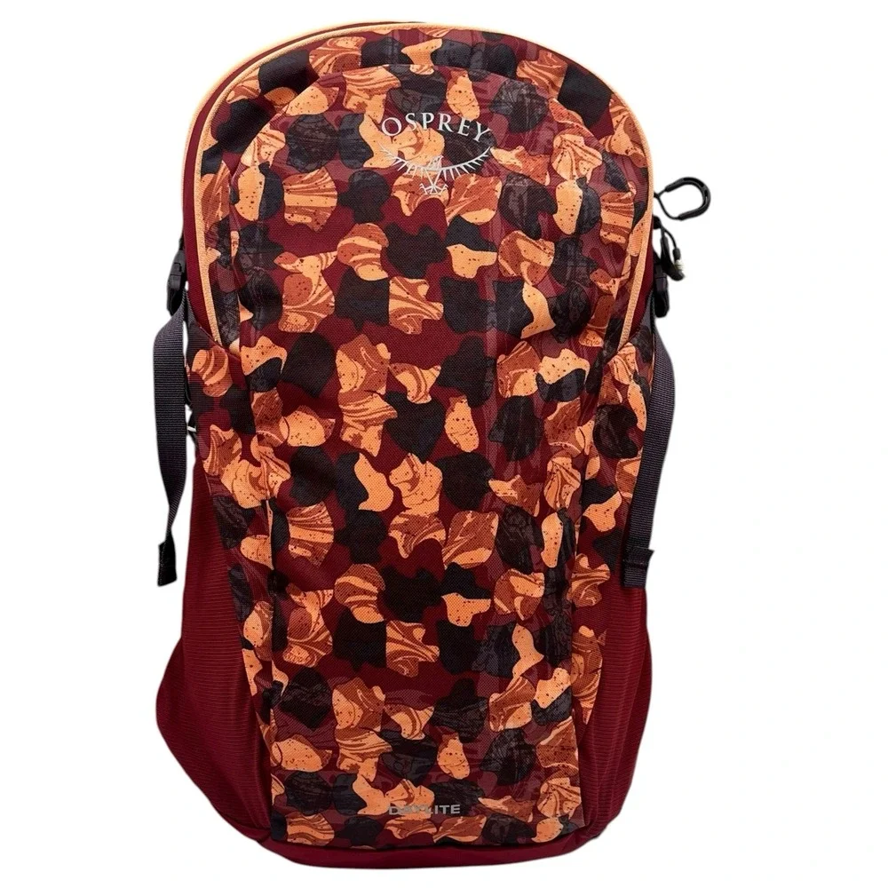 Osprey Womens Daylite 13 L Backpack Liquify Print-Kakio Burgundy Fits 14